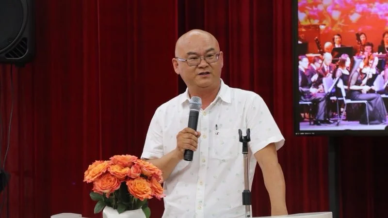 资深笛子演奏家、美国梅拉诺文化演艺公司统筹、美国中华国乐团团长、美中华人音乐家协会执行理事树志明