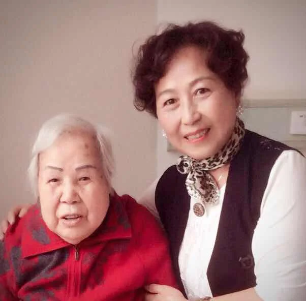 著名越剧表演艺术家周宝奎(老旦王)与陈雪梅