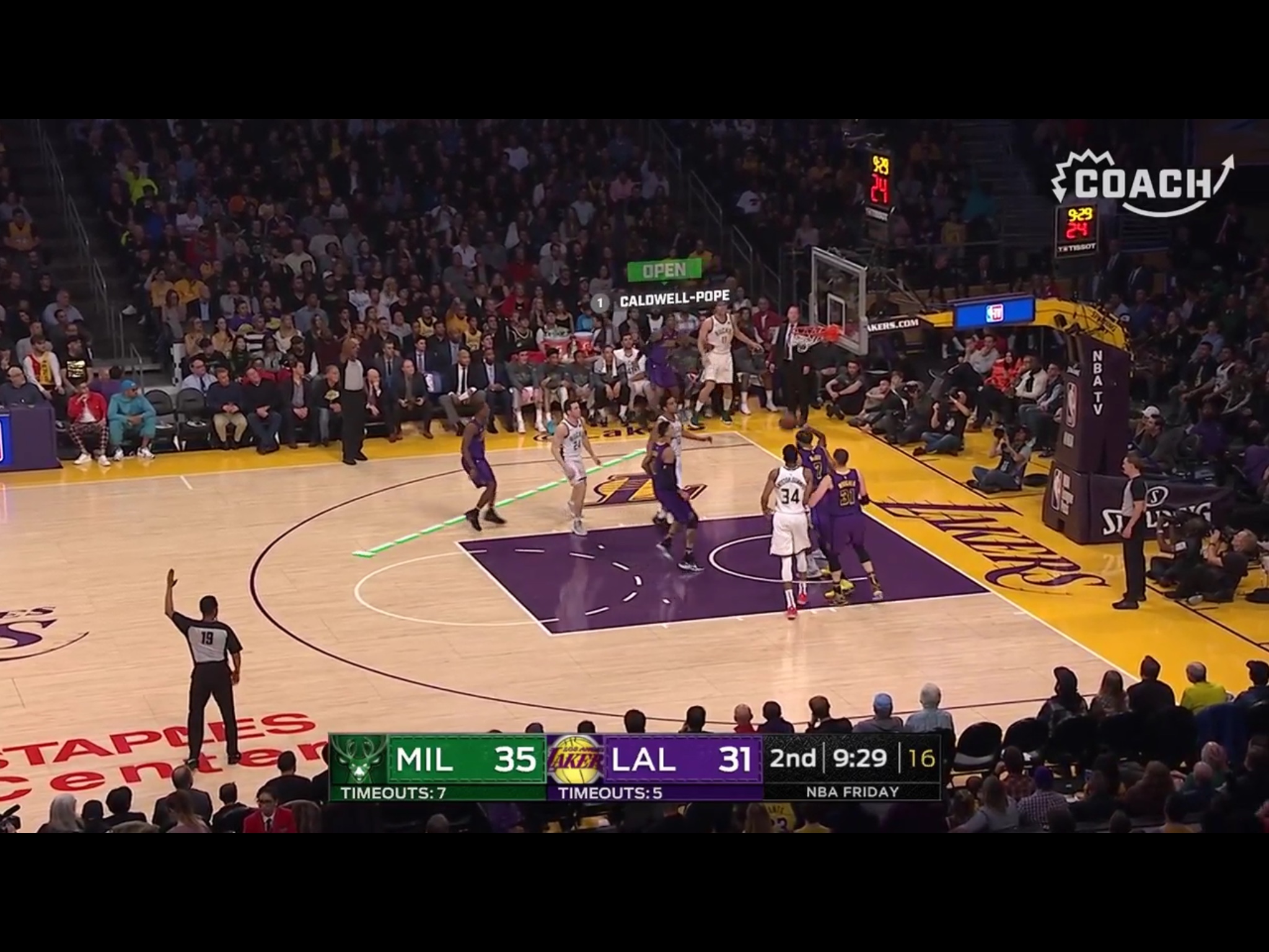  If the player is wide open with no one gaurding close by then you get this graphic. (ball went in!) 