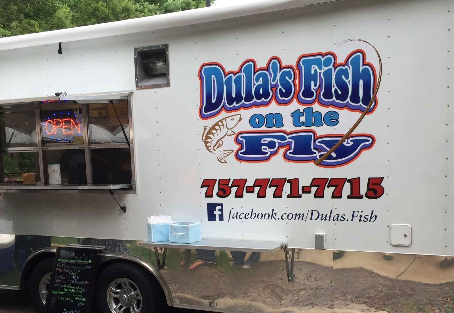 Dula's Fish on the Fly Food Truck