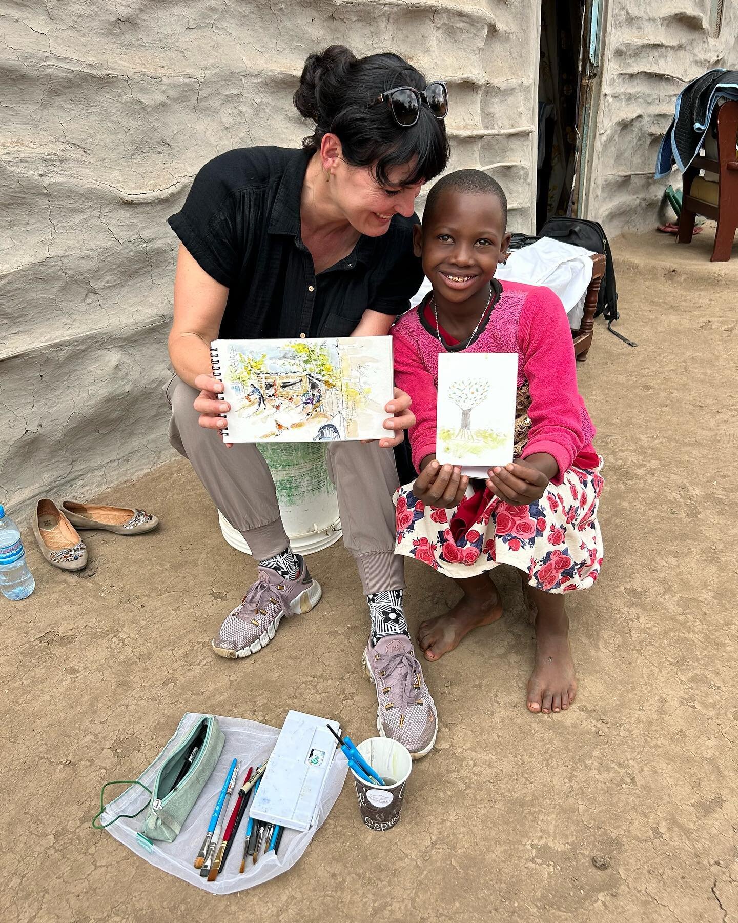 Last week I was in Tanzania helping out with a video shoot for @worldvisionusa, and squeezed in some art time with Faith at her home while the rest of the team interviewed her parents, Grace and Pastor Raymond. Yay! Sketching and painting on location