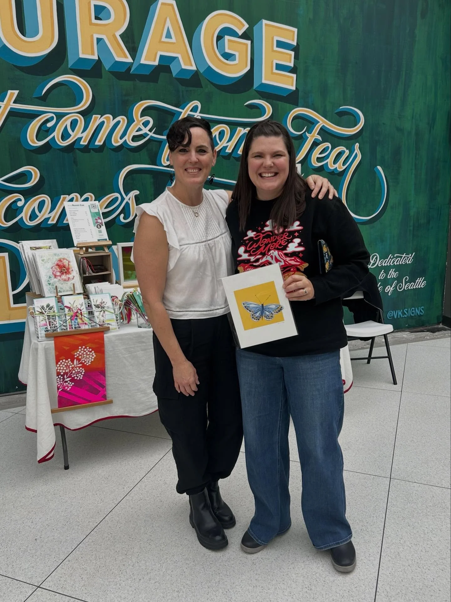 The best part of vending at this art market was hanging out with other artists! @kcraftart curated original art on display and created the space for local artists to sell our work together. A highlight was a long-time fan, @currypartyoffour stopping 