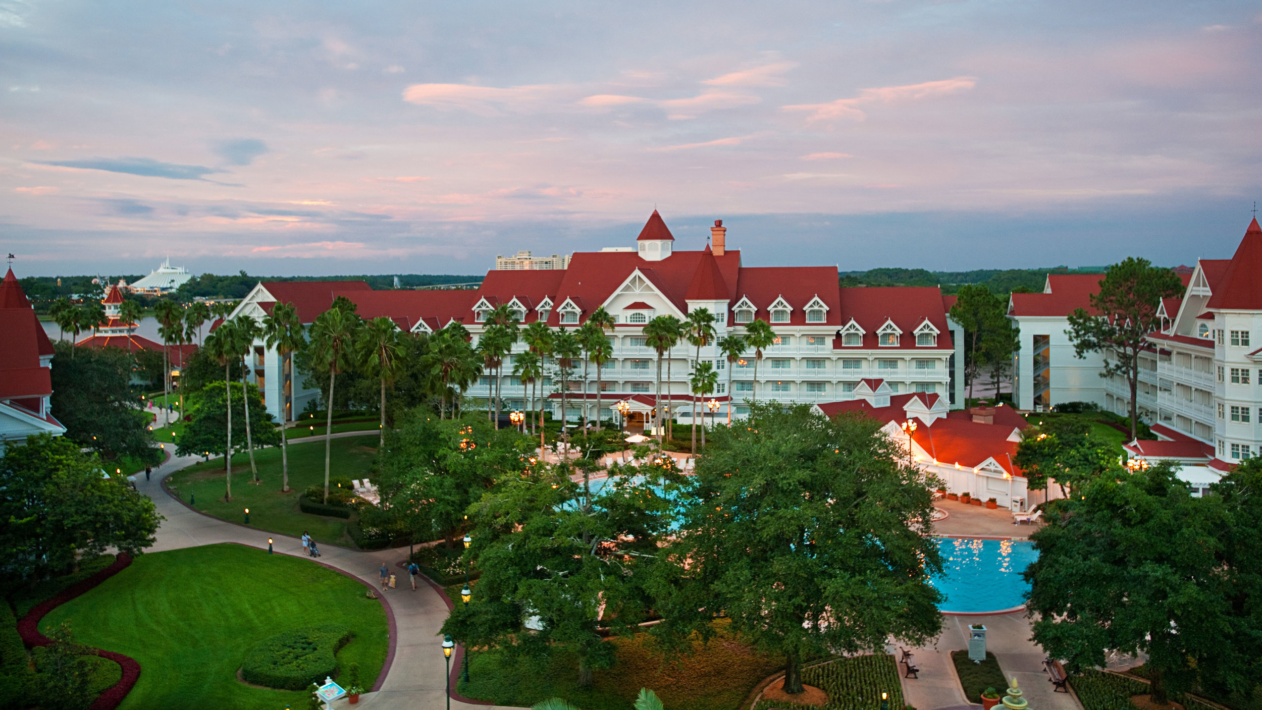 grand-floridian-resort-and-spa-2-bedroom-suite-main-building-club-level-gallery07.jpg