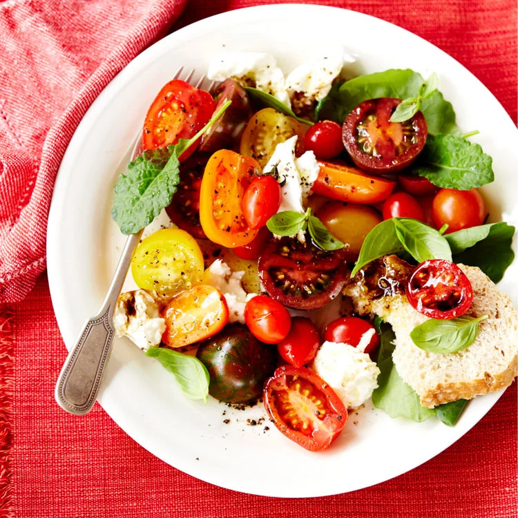 HEIRLOOM TOMATO CAPRESE SALAD