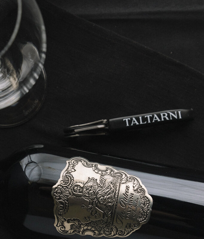 Taltarni-wine-Knife-Photo.jpg