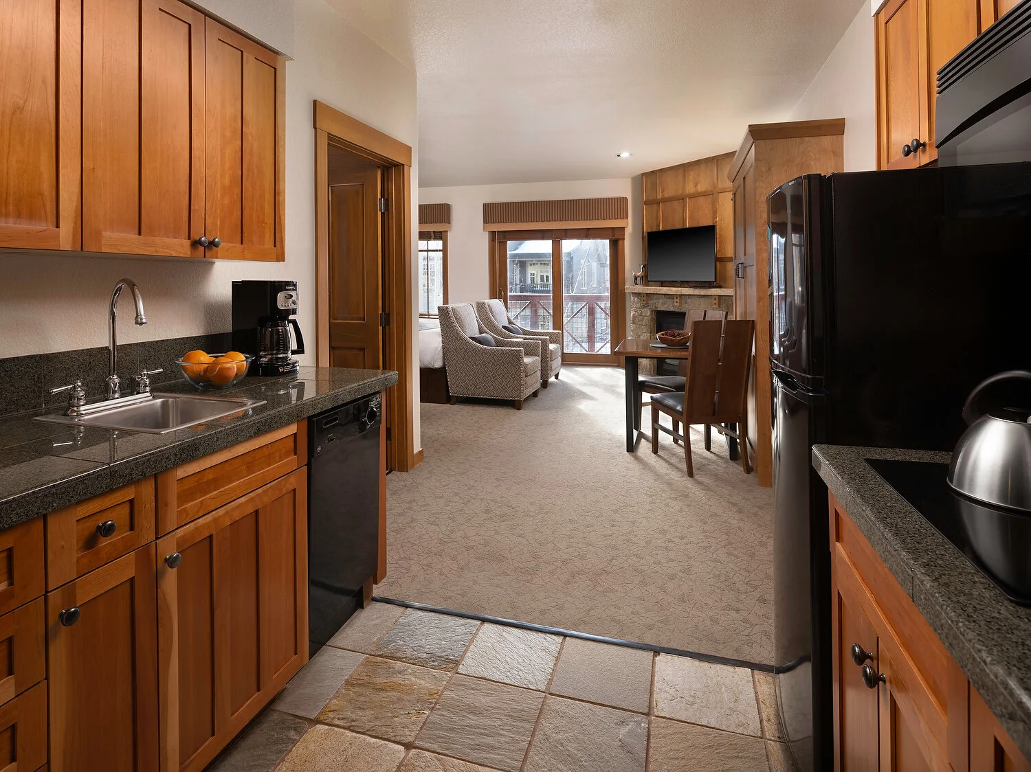 breck studio kitchenette 19(1).JPG