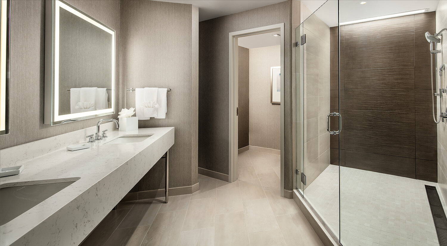 boston 1042 king bathrooom 59-Edit.JPG