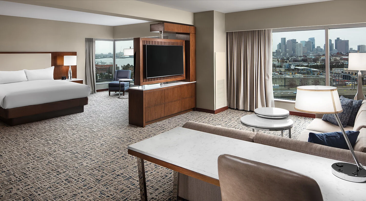 boston hilton room 948 wide room shot toward bed 45.JPG
