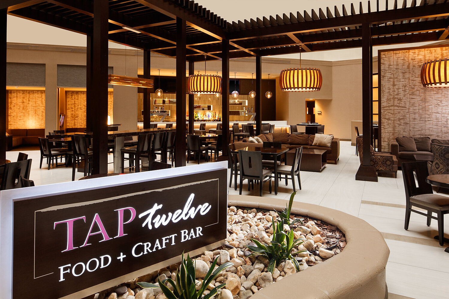 Crystal City Embassy Suites tap twelve restaurant.JPG