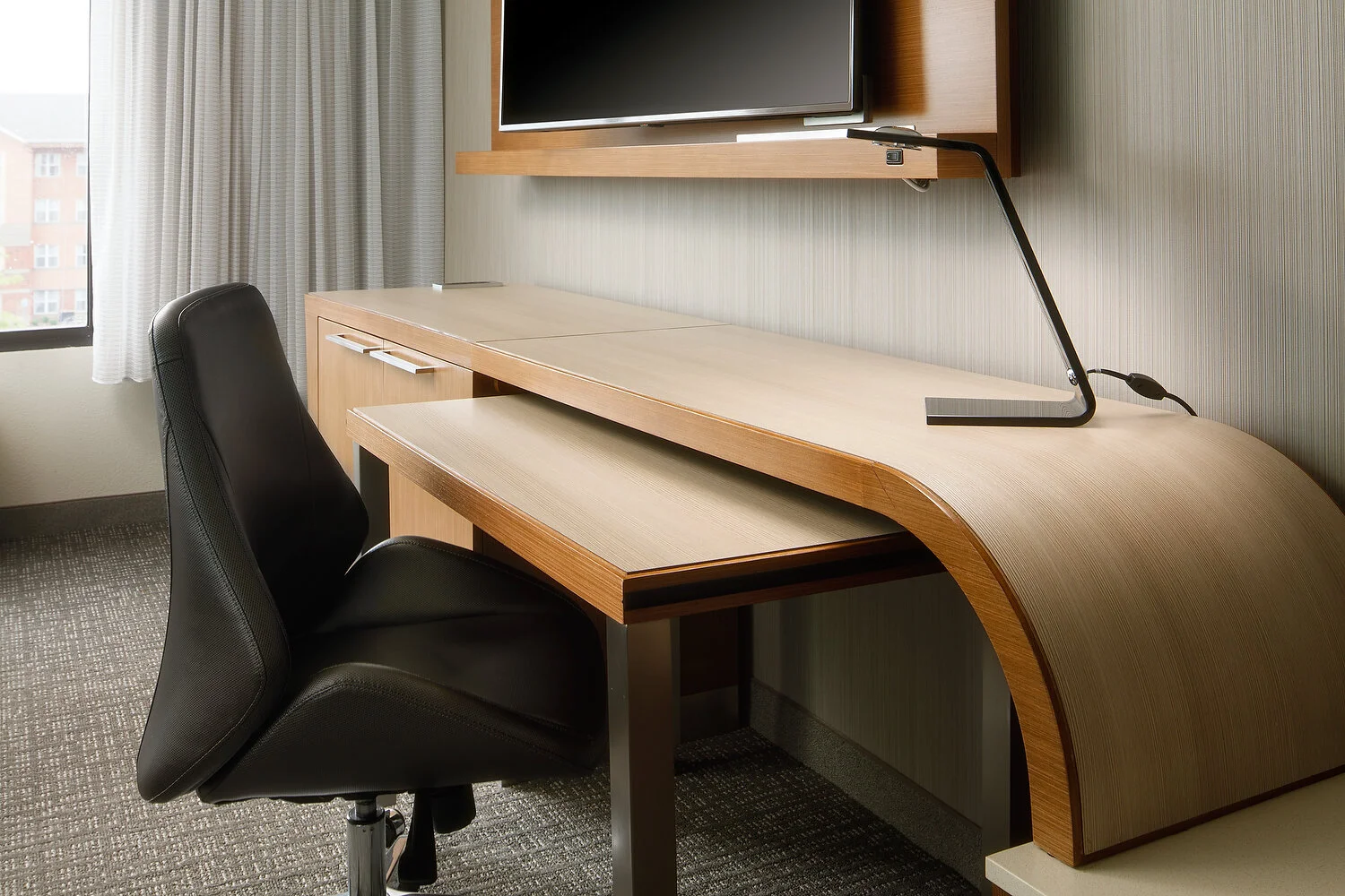 Indianapolis Courtyard room desk.JPG