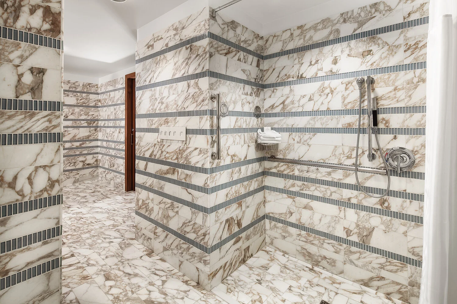 MH_INDJW_presidential_suite_shower-Edit-2.JPG