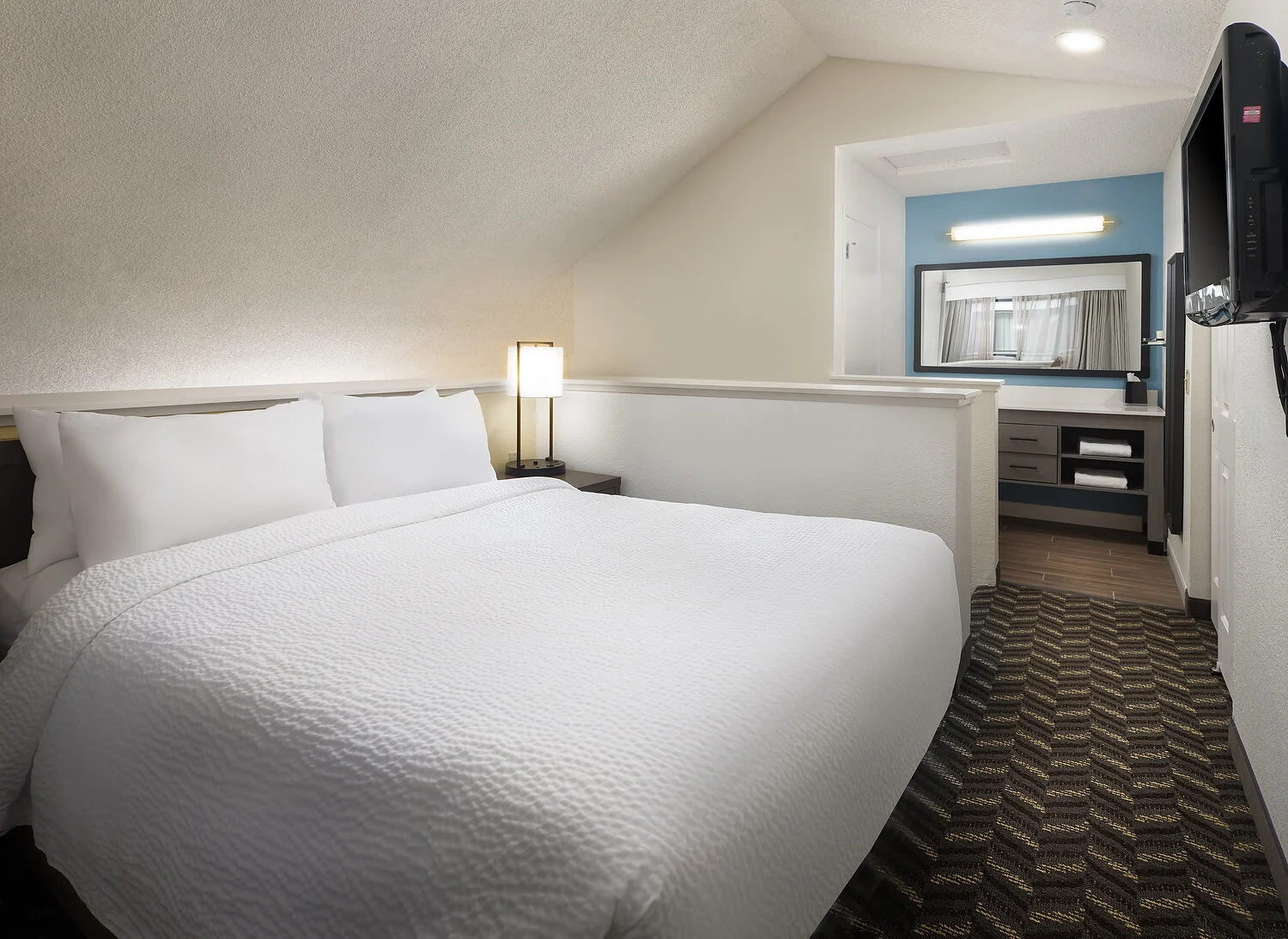 San Mateo 622 loft bedrooom 669(1).JPG