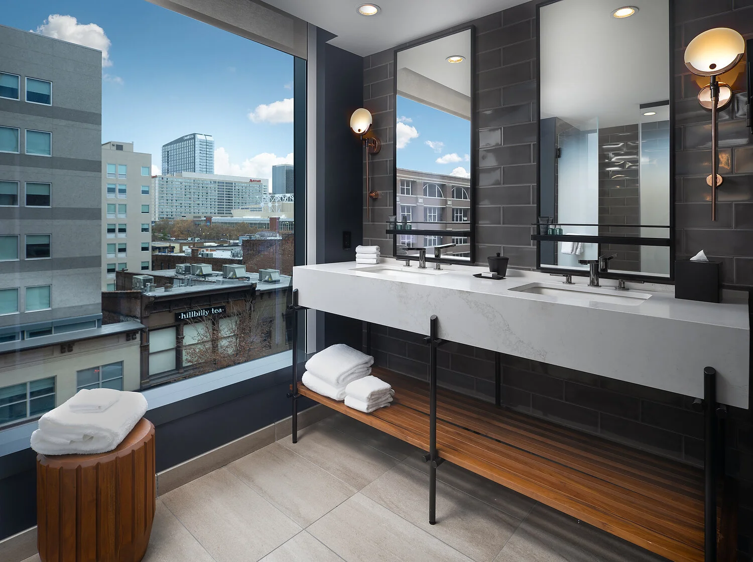 SDFAK_ 526 suite.JPG