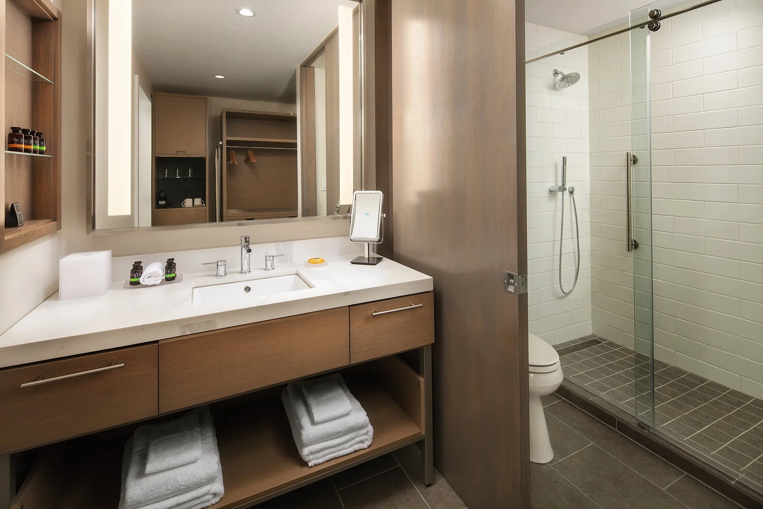 DALLAS_model_room_118.JPG