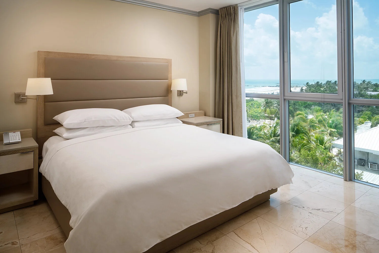 guest room looking south at oceanA(1).JPG