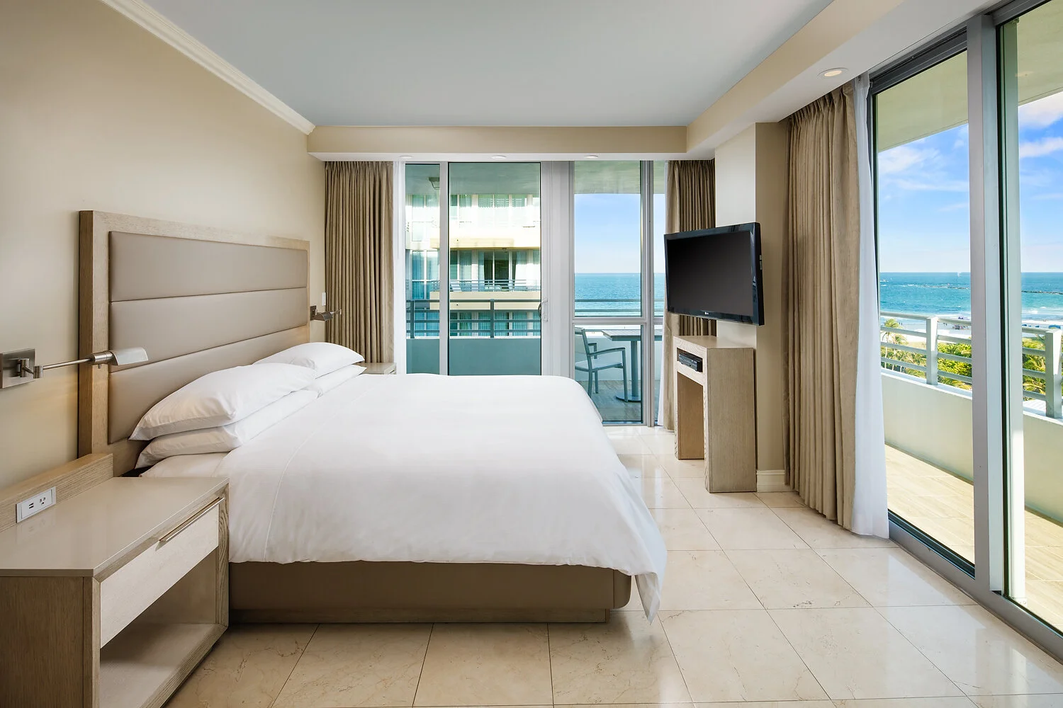 king room cornerAA.JPG