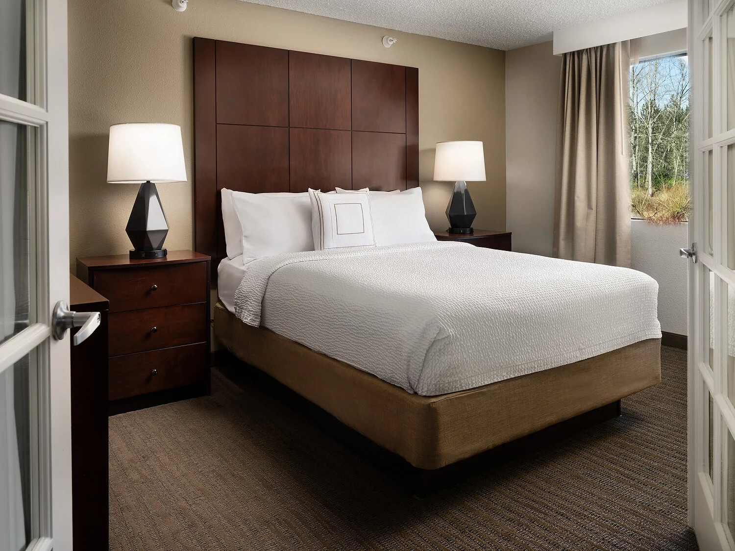 Residence Inn lynwood two bedroom suite bedroom 1349a.JPG