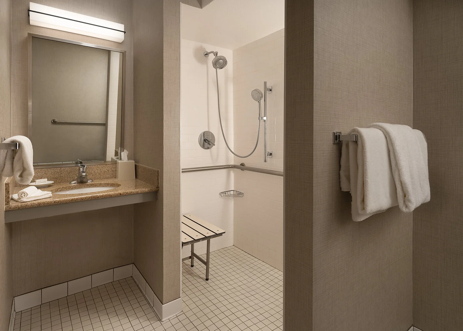 Residence Inn bellvue ada shower 548(1).JPG