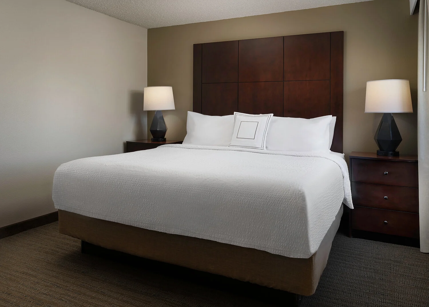 Residence Inn lynwood one bedroom suite bedroom 1467_1.JPG