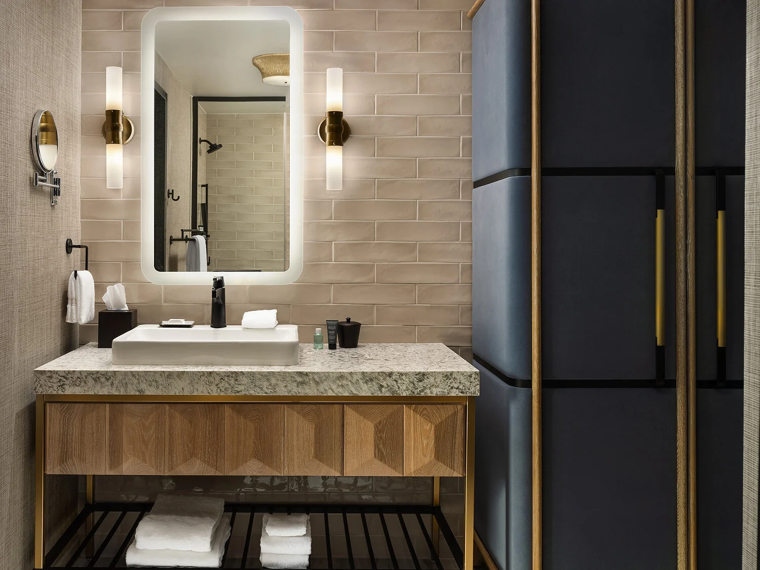 Otis King Standard bathroom.JPG