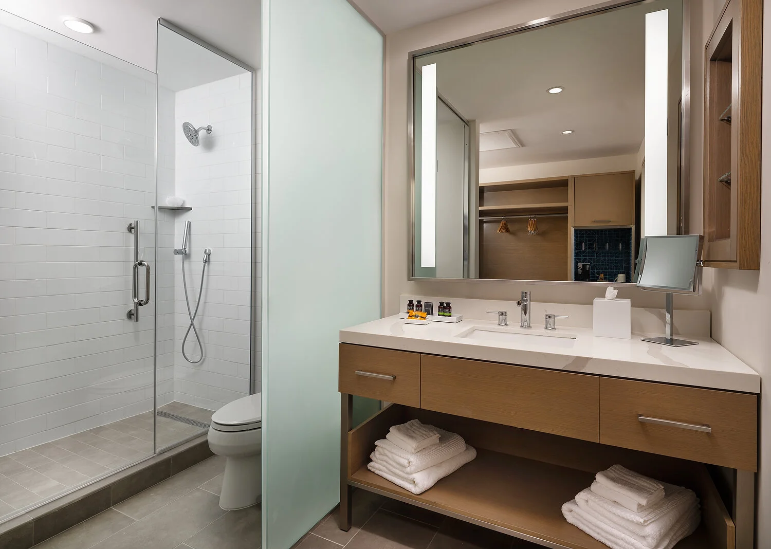 Canopy suite bathroom non premiumAA.JPG