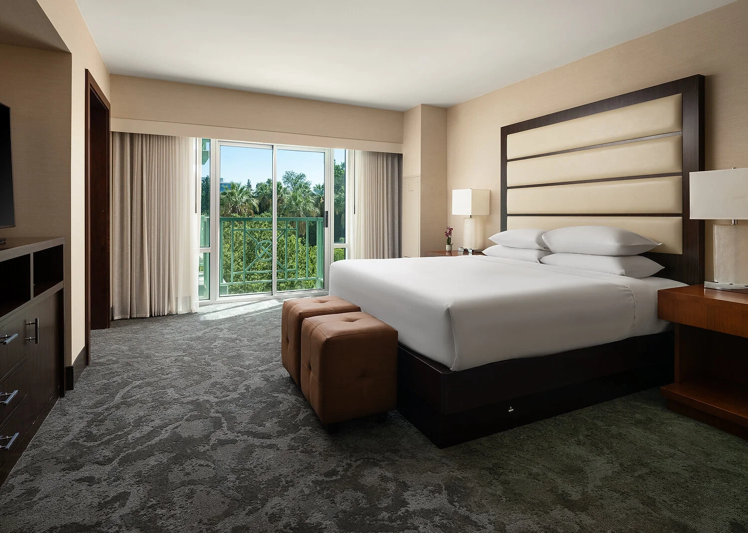 Sacramento Hyatt Regency bedroom.JPG