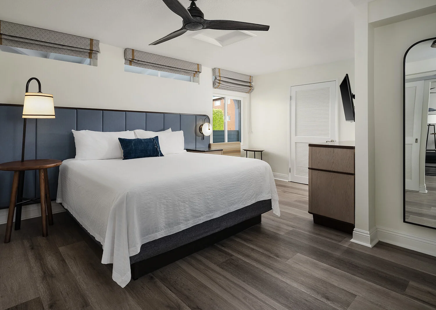 Del Mar room 207 bedroom.JPG