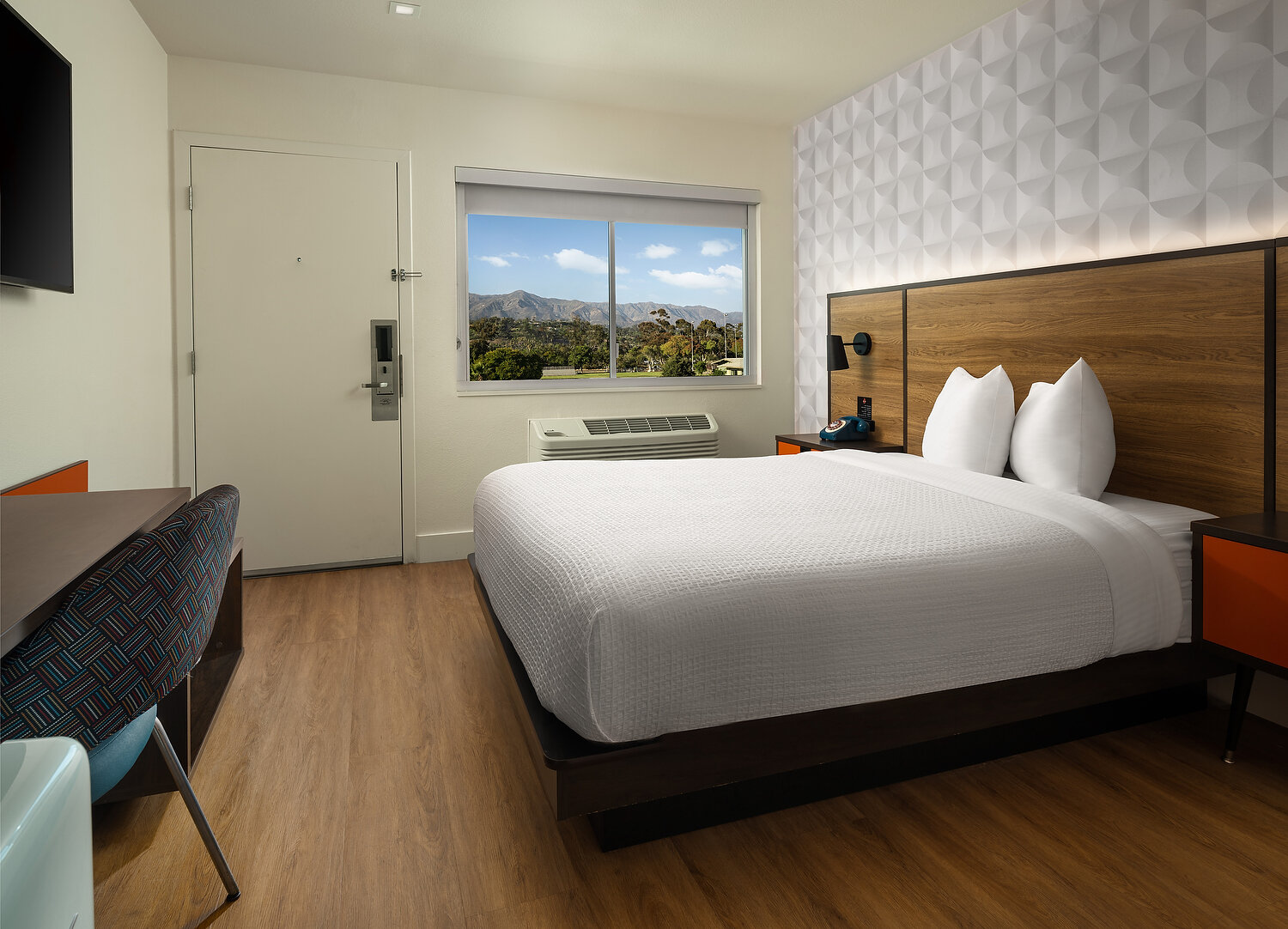 Santa Barbara Motel 6 single reverse 20A.JPG