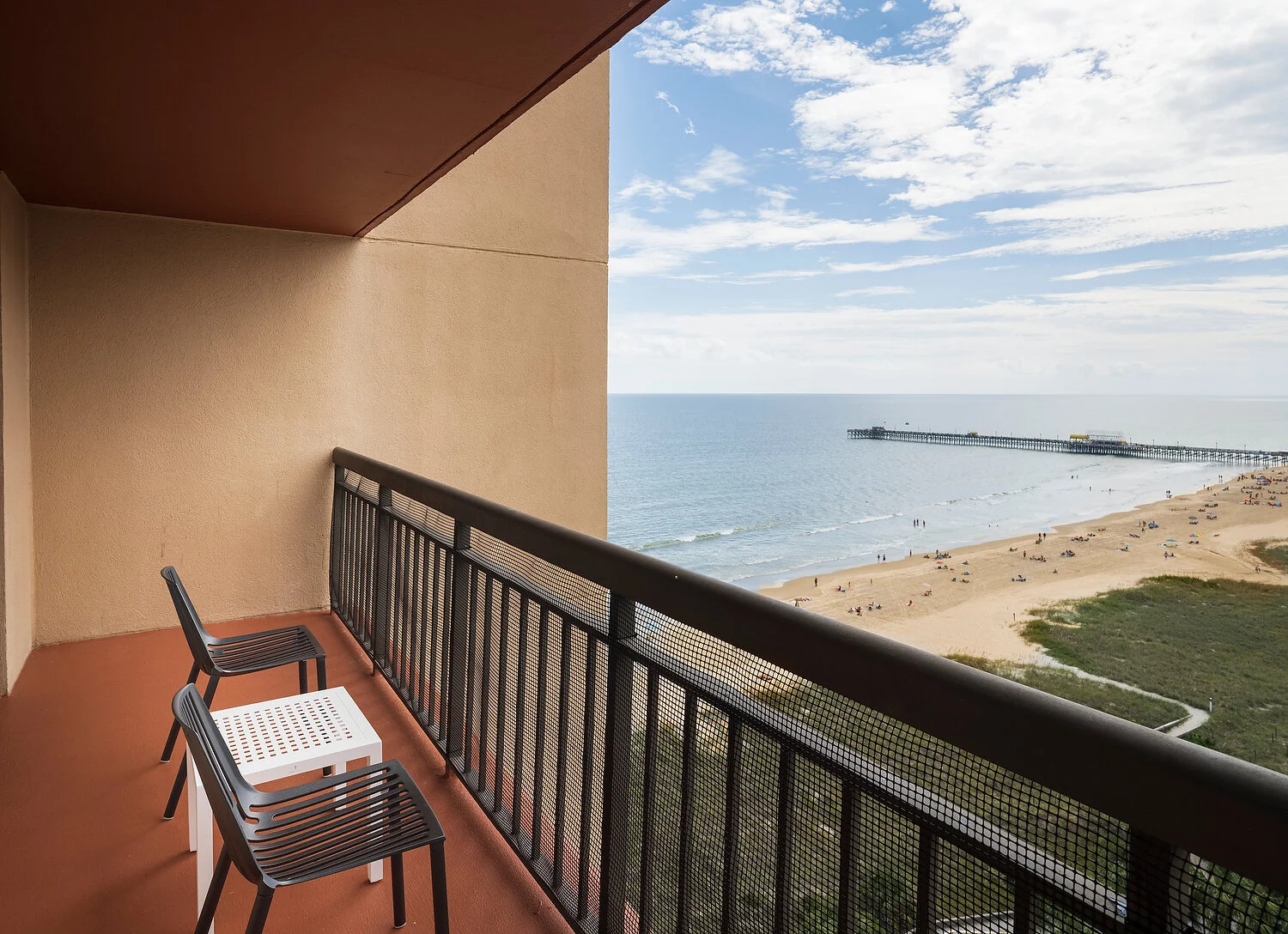 Myrtle Beach Embassy Suites 1114 Patio 823-2.JPG