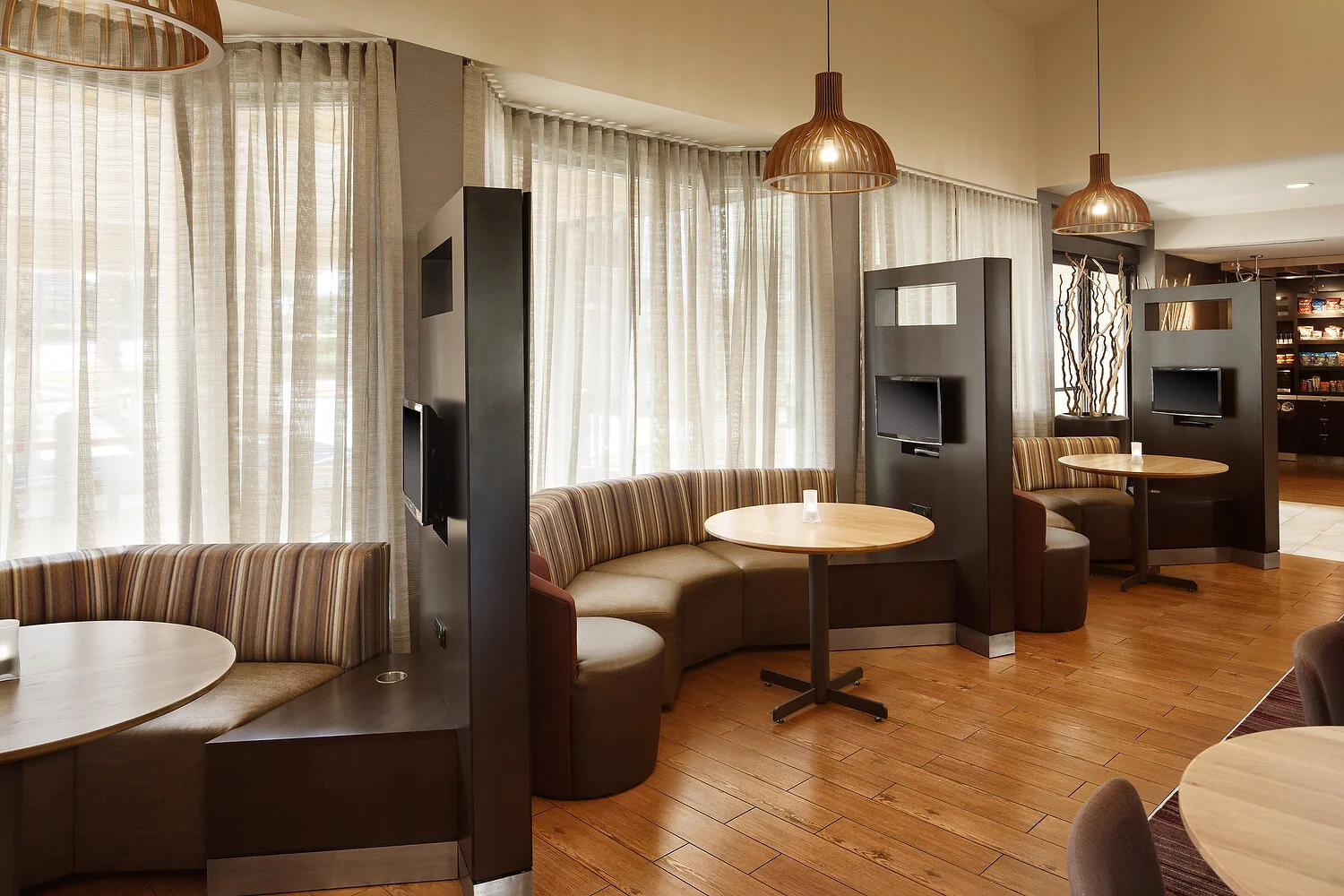 Marriott_laguna_hills_media_pods24.JPG