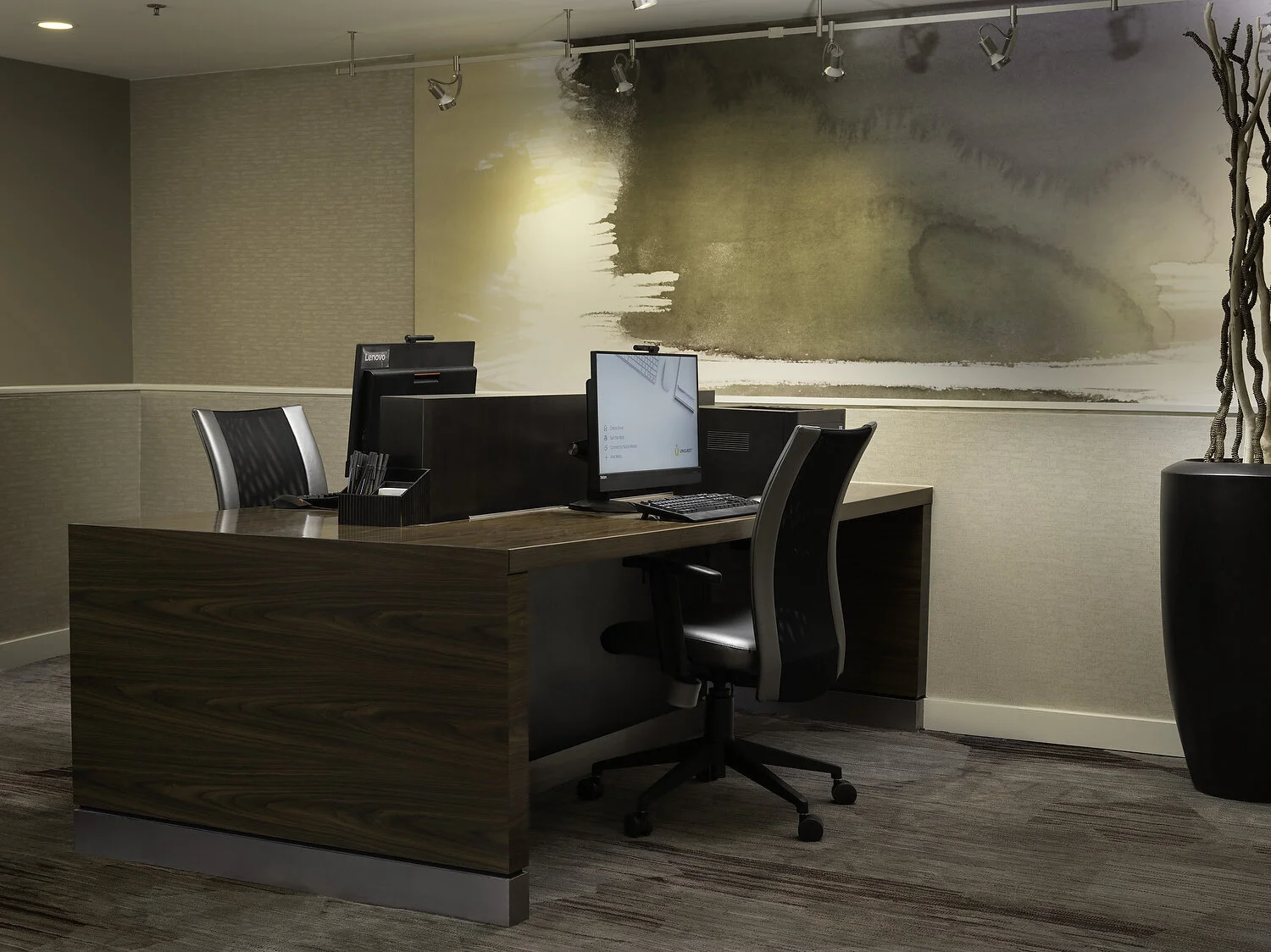 PHXME_business_center(1)(1).JPG