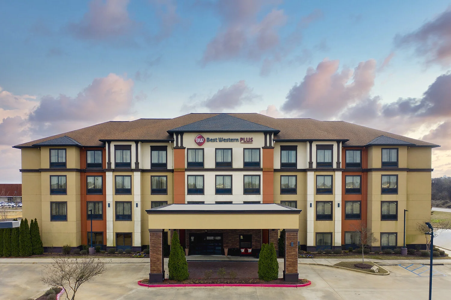 Tupelo BWP daytime exterior.JPG
