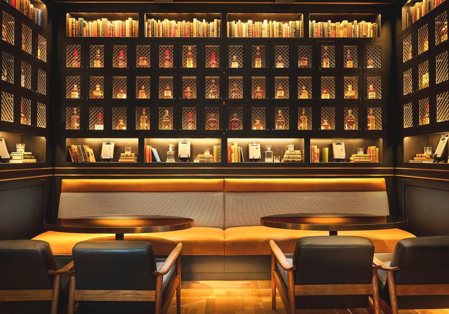 Union Club Hotel whiskey bar 11A-2.JPG