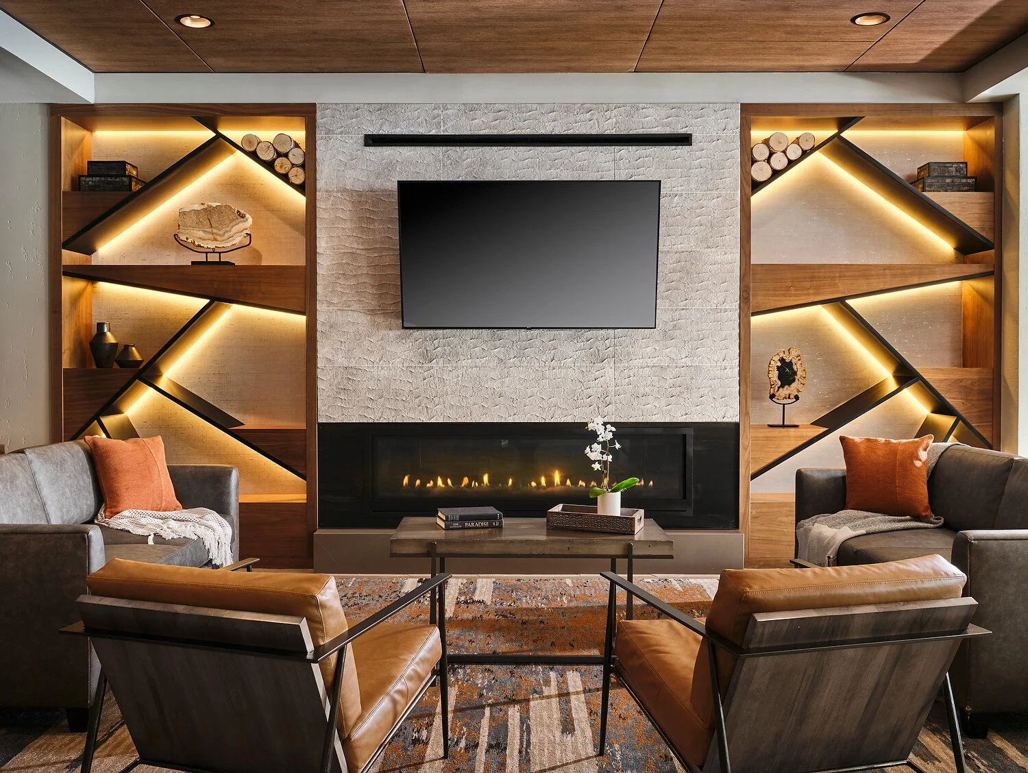 SSRV-P-21_lobby_fireplace.JPG
