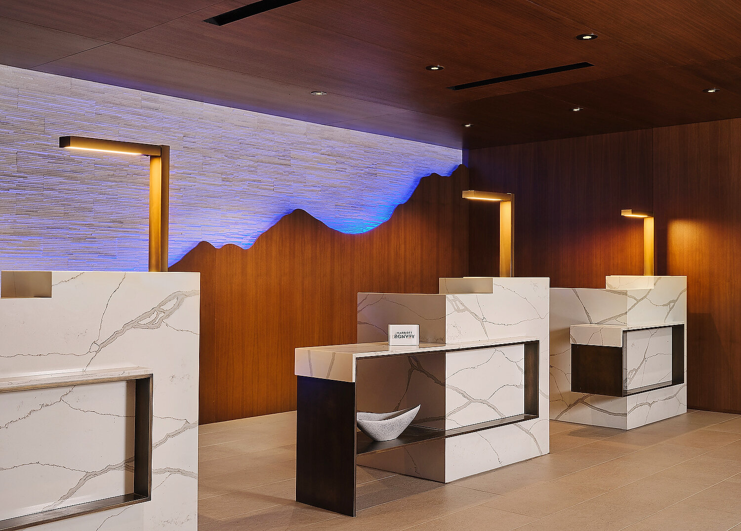 SSRV-P-21_front_desk.JPG
