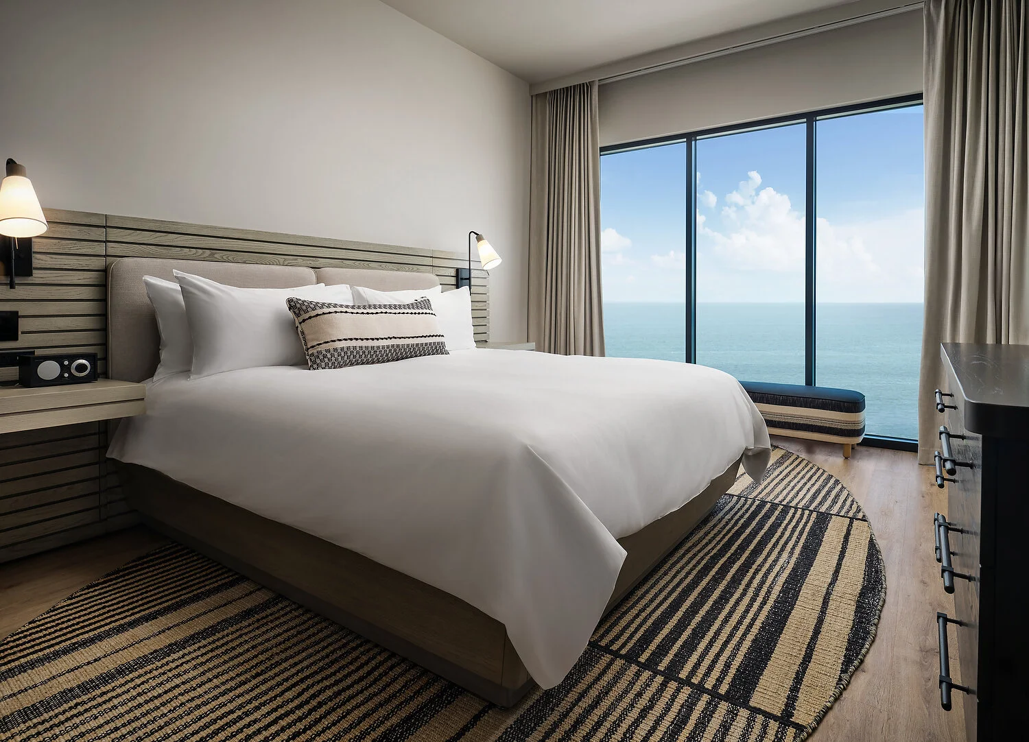 Alila ponto bedroomA.JPG