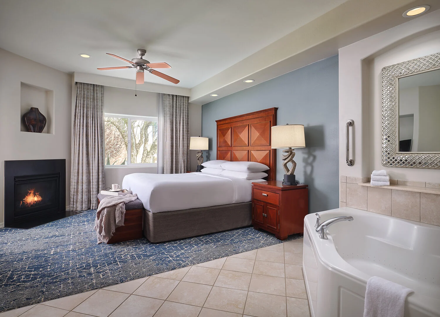 Desert Oasis OBVI 1102 bedroom.JPEG