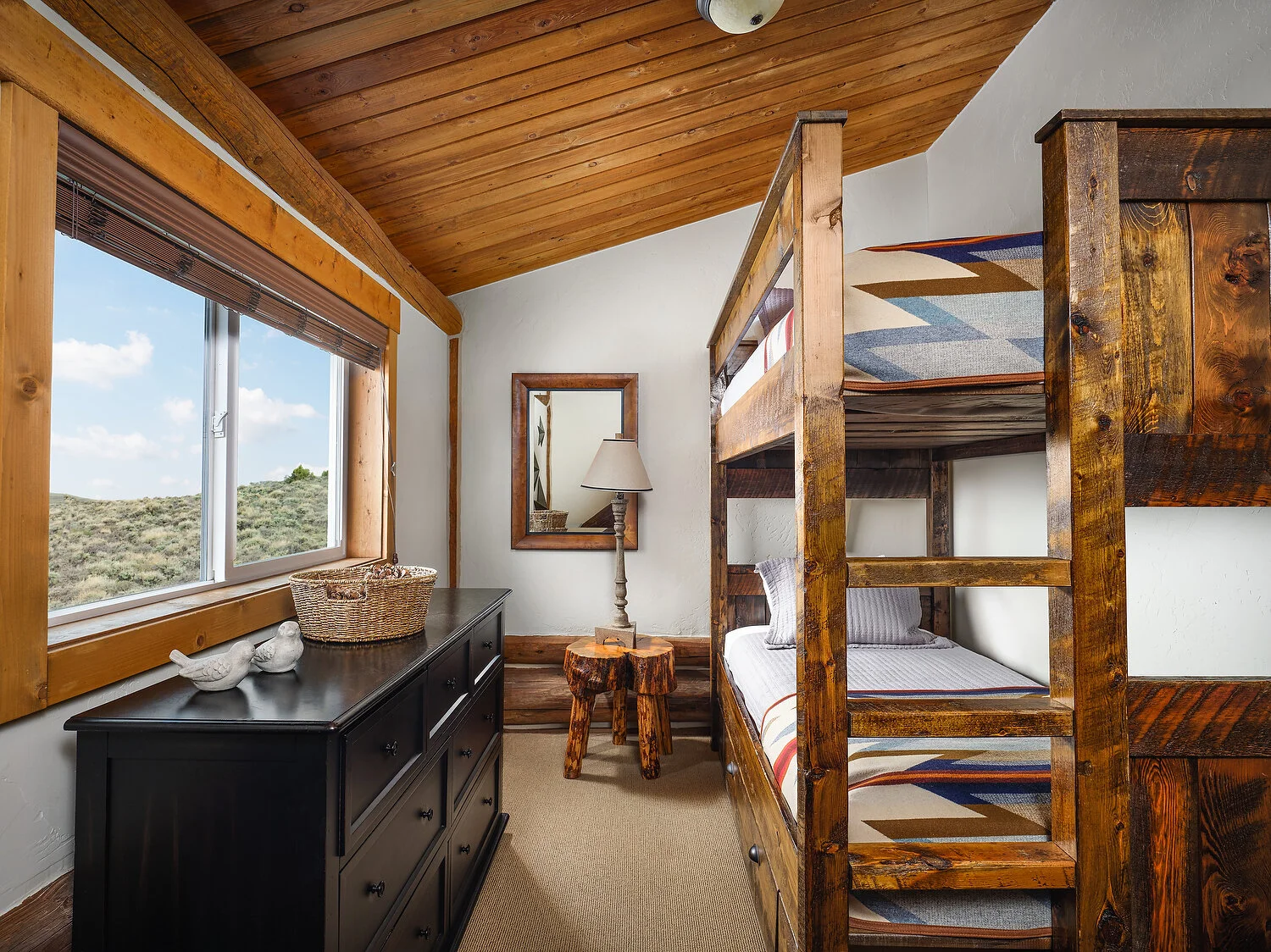 Wyoming Grandview bedroom alt.JPEG