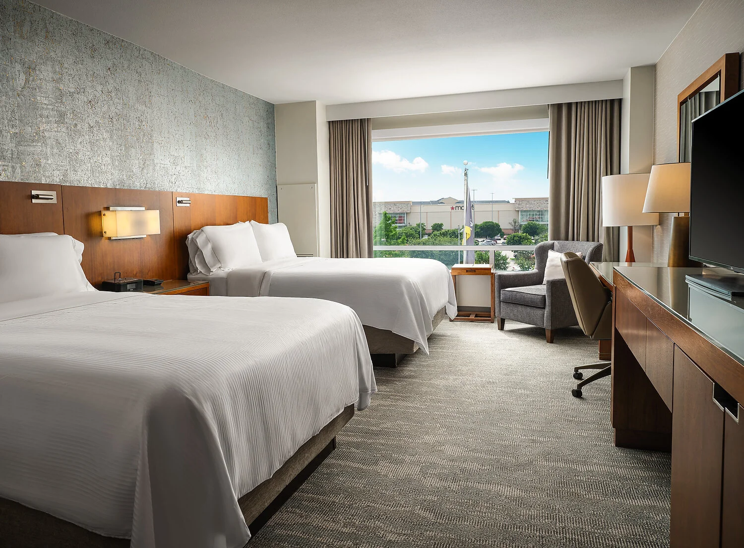 Austin Westin 333 queen.JPG