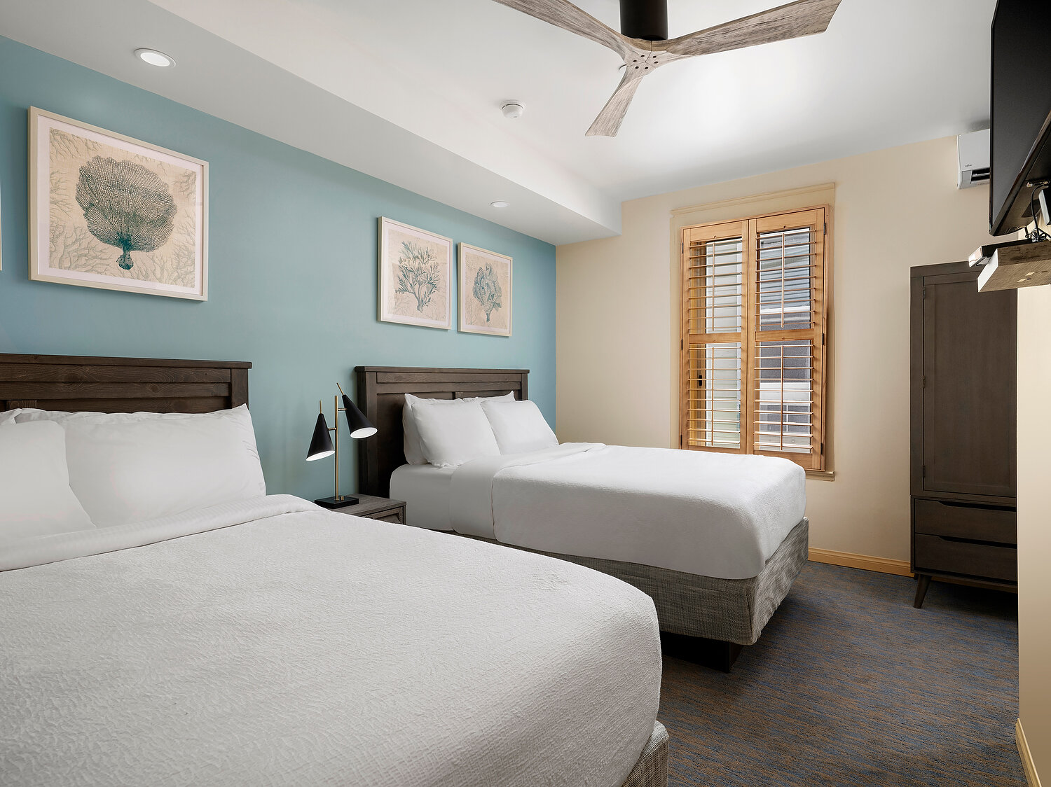 Catalina Inn 203 596A.JPEG