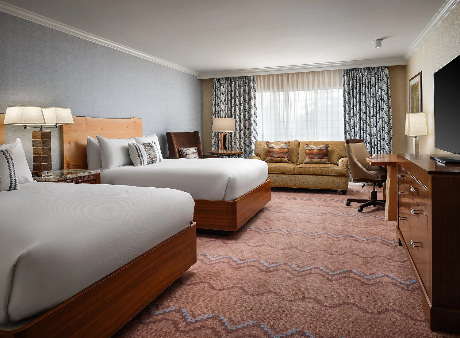 Flagstaff 103 queen.JPEG