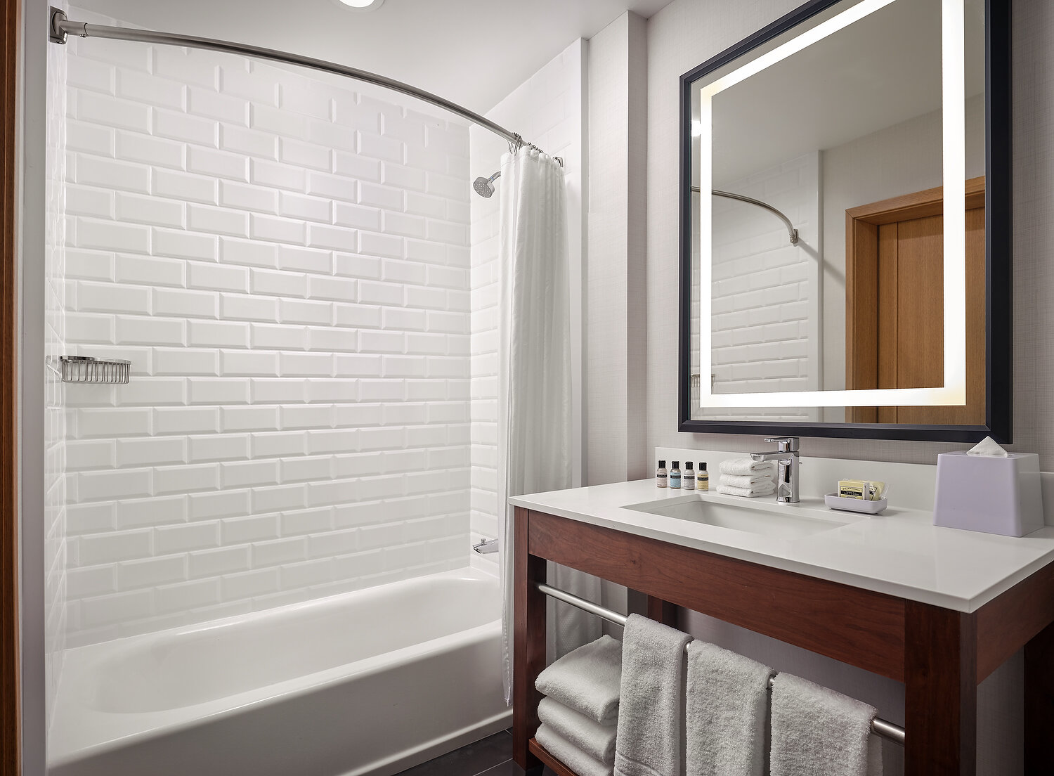 Yuma 217 bathrooma.JPG