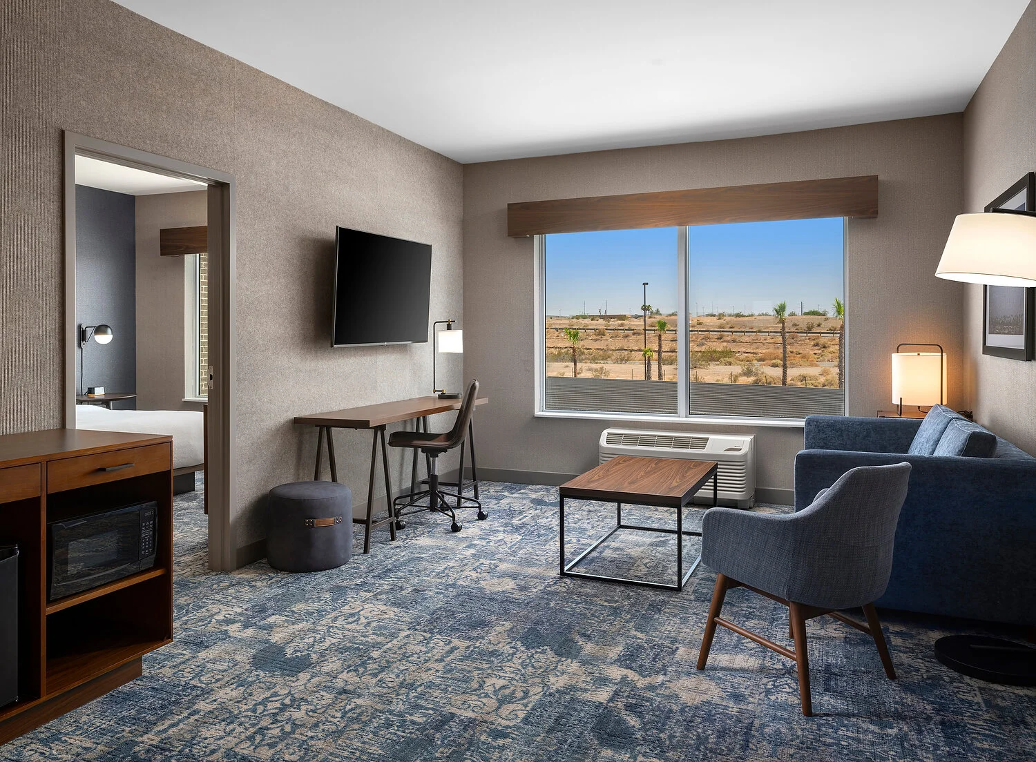 Yuma 224 ADA king suite 84aA.JPG