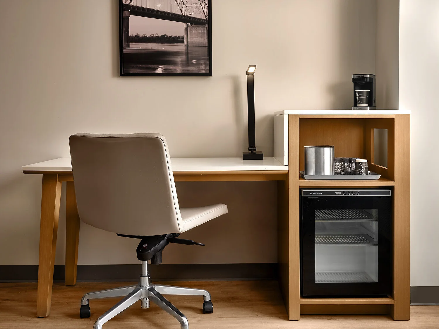 Radisson 217 desk areaA.JPEG