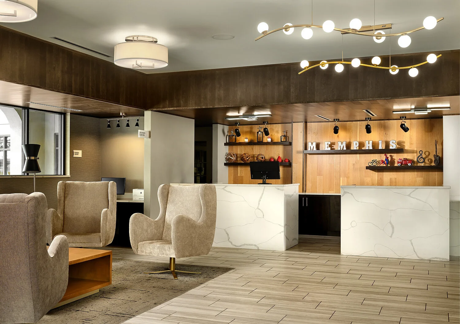 Radisson front des1kA.JPG