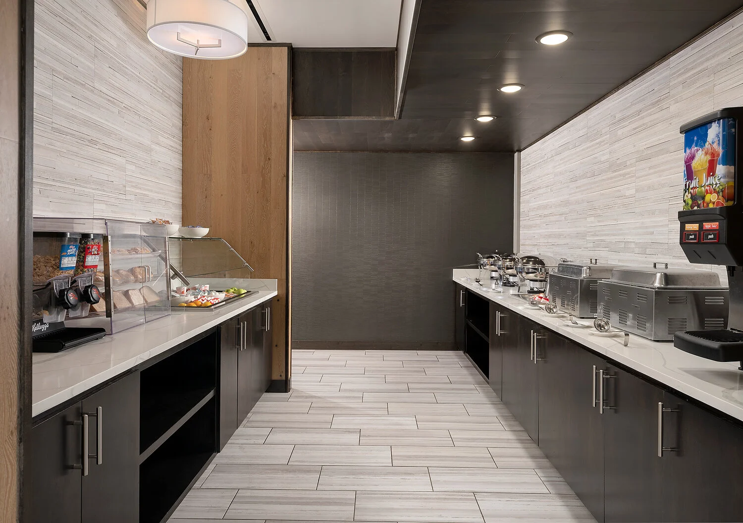 Radisson breakfast area 695A.JPEG