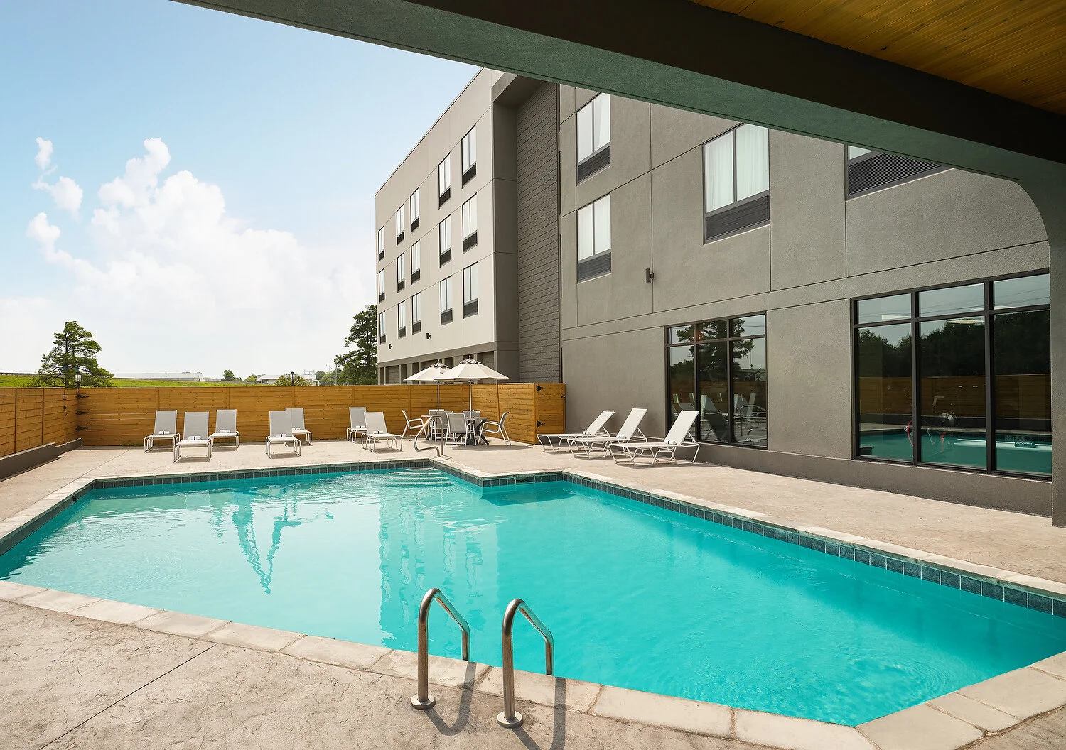 Radisson pool 720A.JPEG