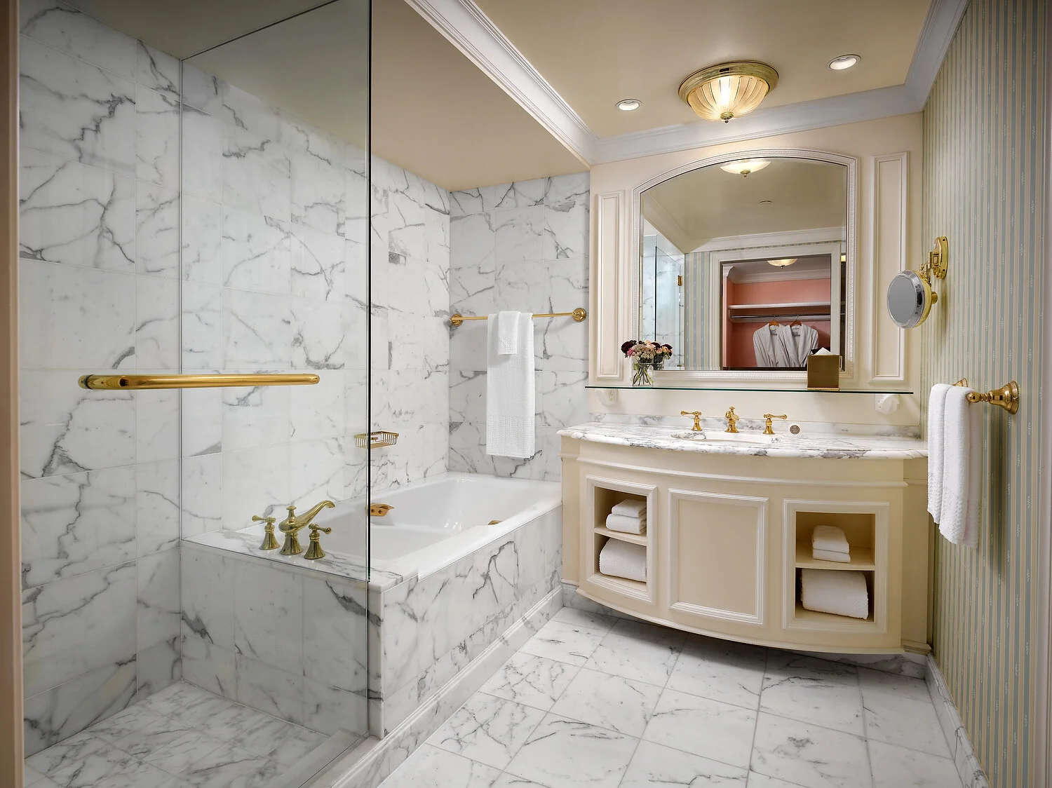 SLC GA 1275 premier bathrooom.JPG