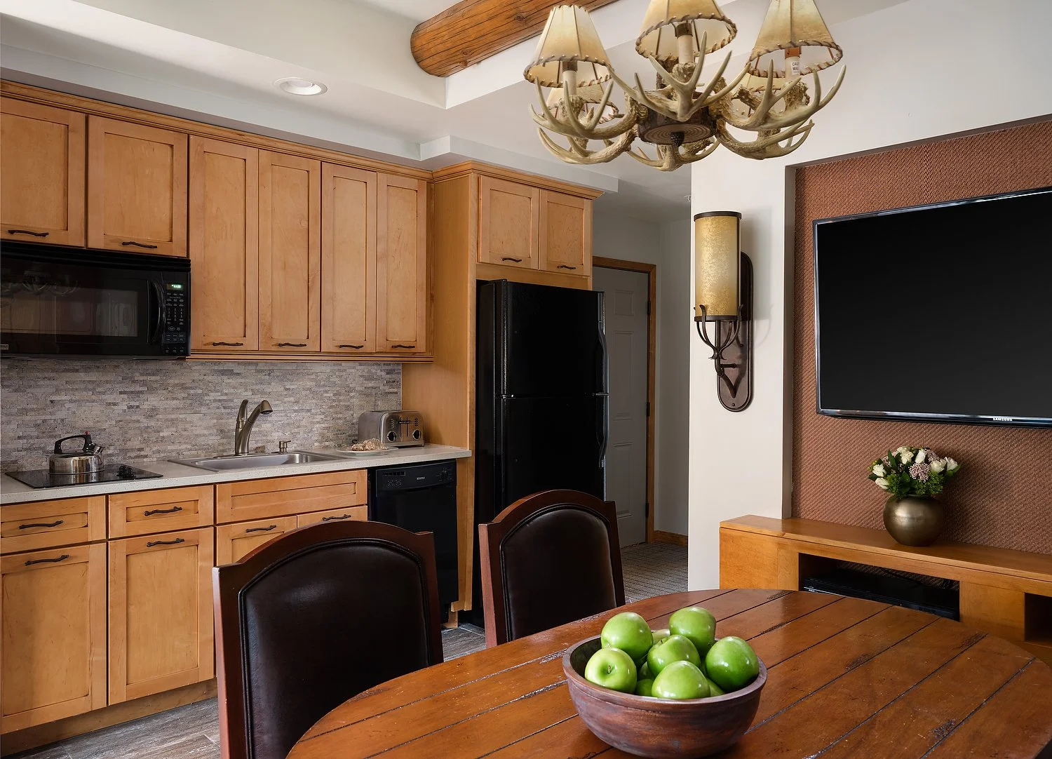 Branson 1219 kitchen alt 2AA copy 2.JPEG