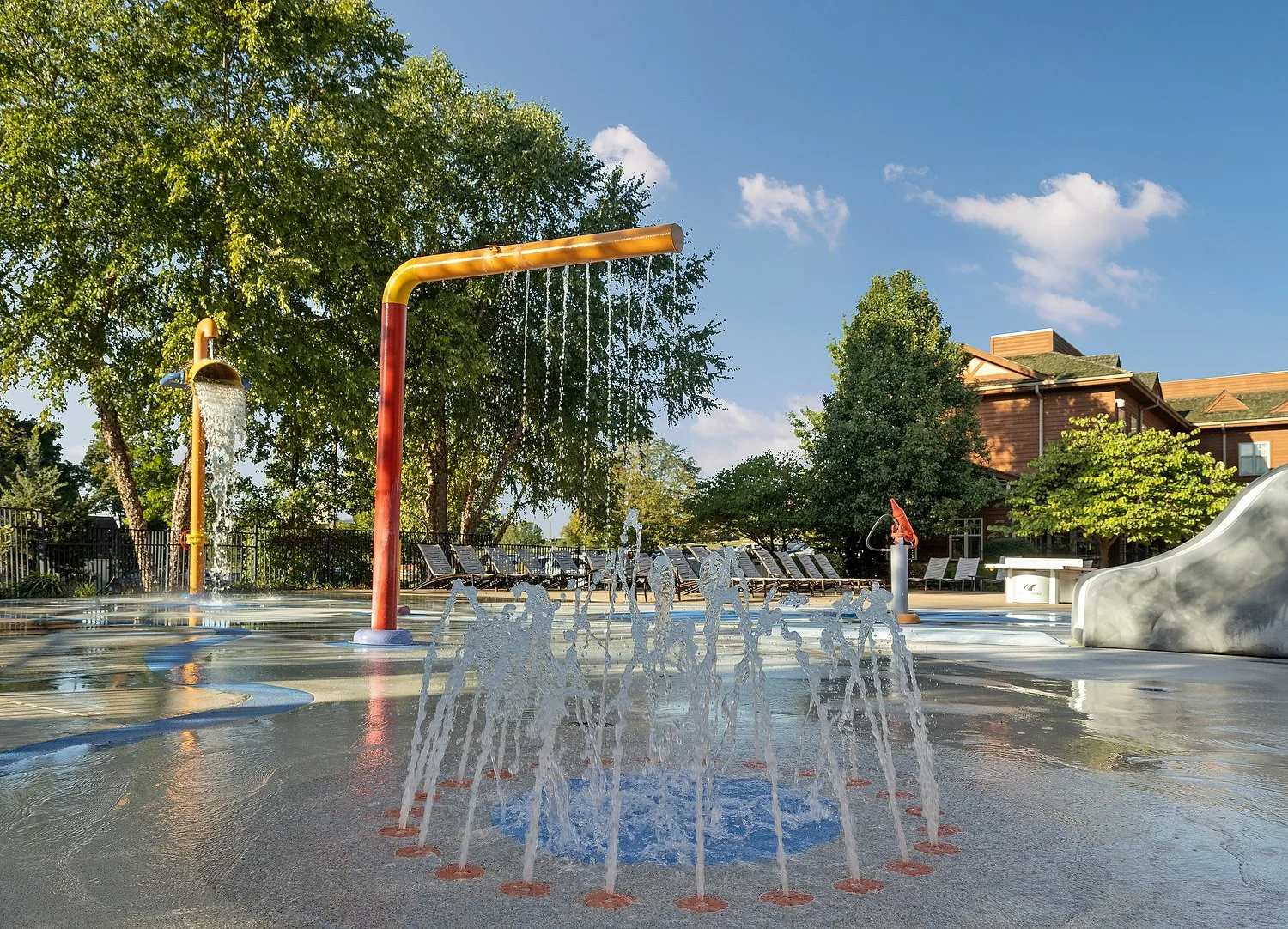 Branson splash area 4a3.JPG